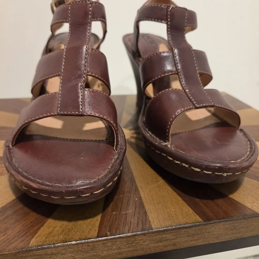 BORN Caged T-Strap Wedge Heeled Sandals US 7 Brown Leather Strappy Boho Hippie